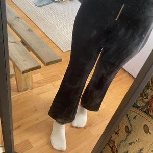 Monki byxor  - Byxor från monki, strech!