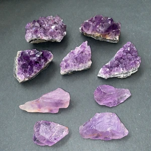 Ametist kristall - Ametist kluster 250kr styck och och den i mitten 230kr. De råa bitarna 75kr styck