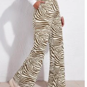 Zebra byxor - Knappt använda byxor, väldigt coola