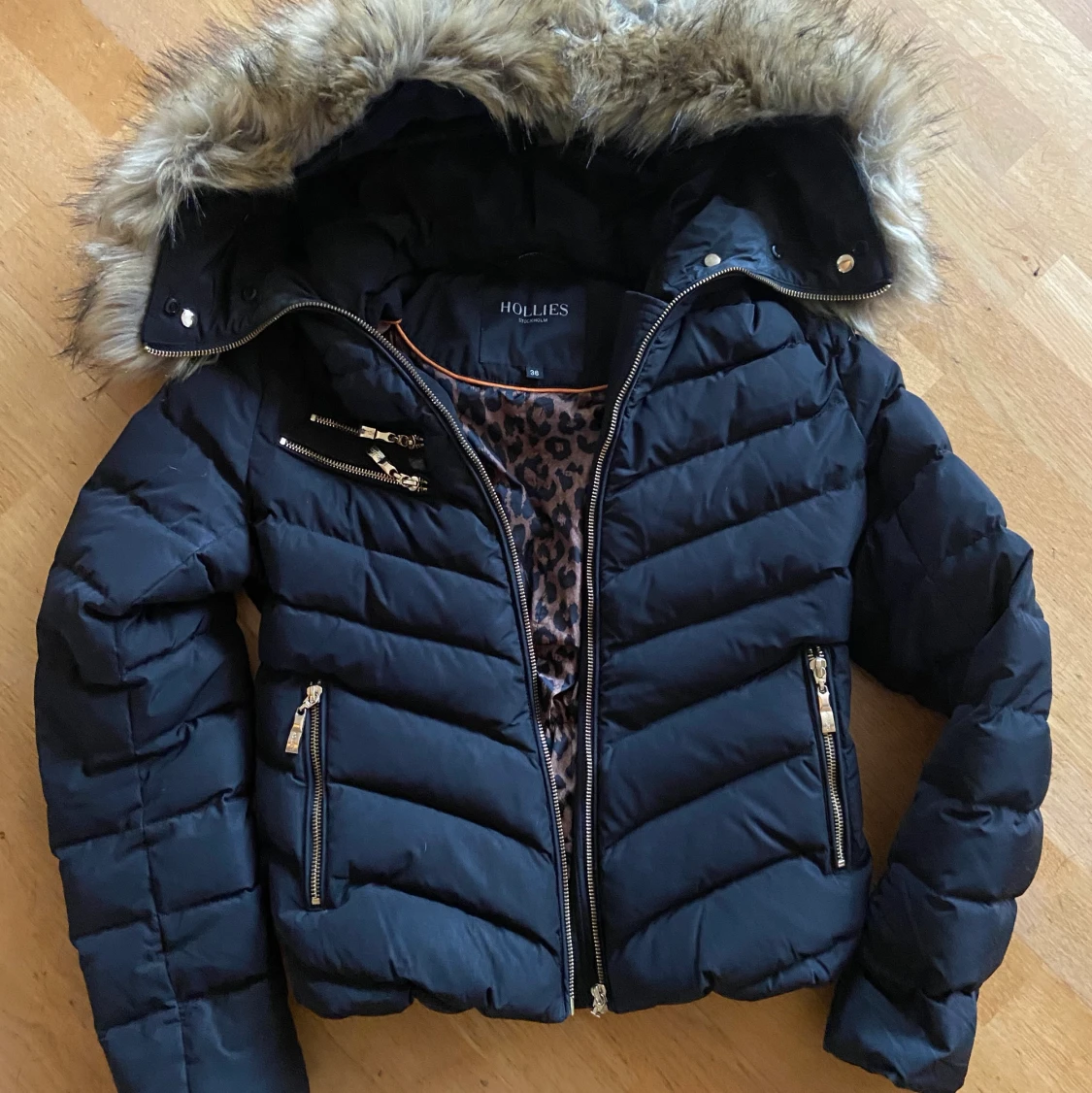 Hollies jacka storlek 36 - 90