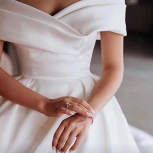 Bröllopsklänningen strl 38 - Bröllopsklänning från Ivory & Grace ,mer info ges vid intresse. 