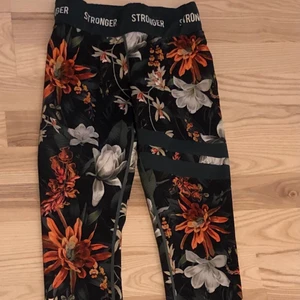 Stronger byxor  - Säljer mina stronger Tights, dom är som nya (om ni vill ha bilder på kom privat)