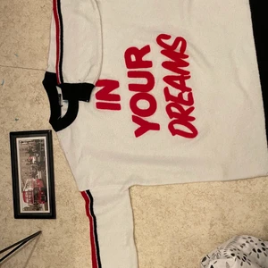 Sweatshirt  - Oversized sweatshirt väldigt bra skick. Säljer eftersom den är lite för att få bättre bilder dma:)