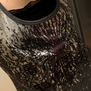 Y2k tröja - Y2k tröja men använder knappt 