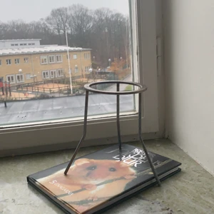 No redskap - Hej om du älskar kemi kan du köpa det här vackra No redskapet. Den år lite rostig men fungerar jätte bra. 