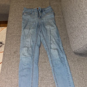 Jeans  - Olika jeans från Gina storlek xs/s , alla för 100 eller 50 kr styck.
