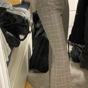 Kostym byxor - Aldrig använda köpte men ångrade mig haha 