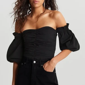 Topp från Gina - Superfin topp från Gina som inte kommer till användning. Använd Max 3 gånger 