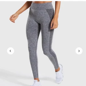 Gymshark tights  - Jag säljer dessa gymshark tights i storlek xs, men skulle säga att de passar dom som kan pendla mellan xs och s också. Jättefint skick, har använt dom 2 gånger. 