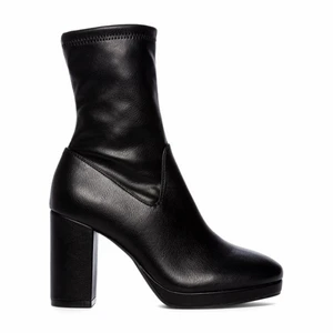 Boots - XIT boots från din sko, köpta för 3 veckor sen, oanvända. Har tappat bort kvittot så kan inte lämna tillbaka. De är slutsålda överallt! Skulle kunna frakta men vet inte vad det kan kosta än och då står köparen för frakten.