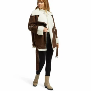 Helt ny Jacka NA—KD - Vinterjacka från NA-KD. Helt ny med etikett . Small storlek