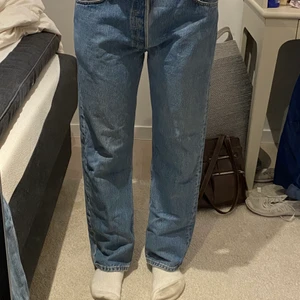 Levis jeans 501 - Jeans från Levis! Supersnygga men lite stora i midjan för mig!