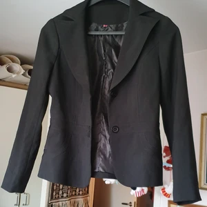 Kostytum jacka  - I mycket bra skick och passar s_ m.f