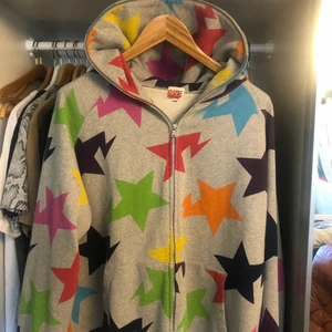 Bape star multicolor full-zip hoodie - Väldigt bra skick. Inga flaws. Skriv om du har några frågor, kan möjligtvis ta trades.