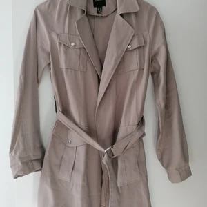 Jacka  - Ny jacka strl 36, pris 150kr +frakt 