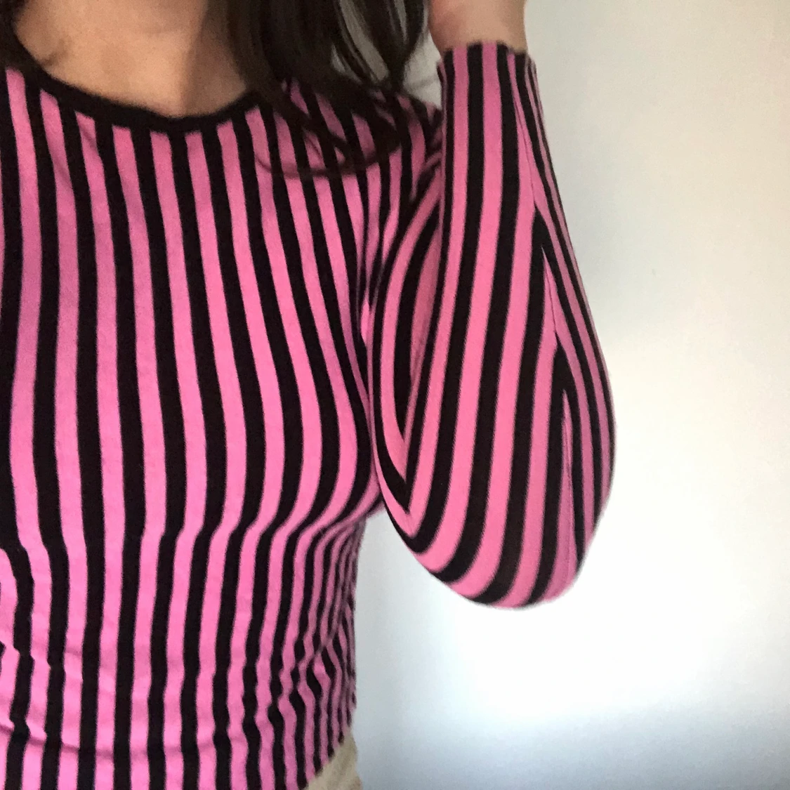 Rosa/svart randig tröja