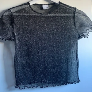 Glittrig mesh topp - Glittrig mesh topp från gina⚡️ storlek xs, köpare står för frakten✨