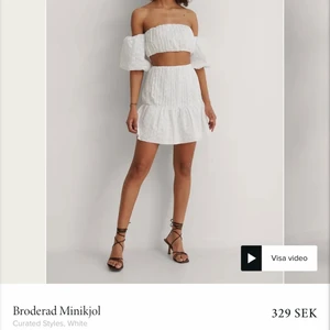 Vit sommar kjol - Helt ny med prislappen kvar! Nypris 329kr. Skriv för egna bilder!