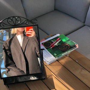 Kavaj - As snygg brun/svart kavaj. Mörk mörk brun skulle jag säga. Användbar till allt