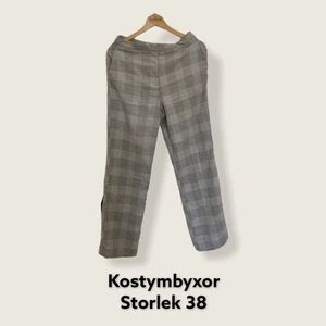 Bootcut byxor från HM - Sönder byxknapp men annars i bra skick
