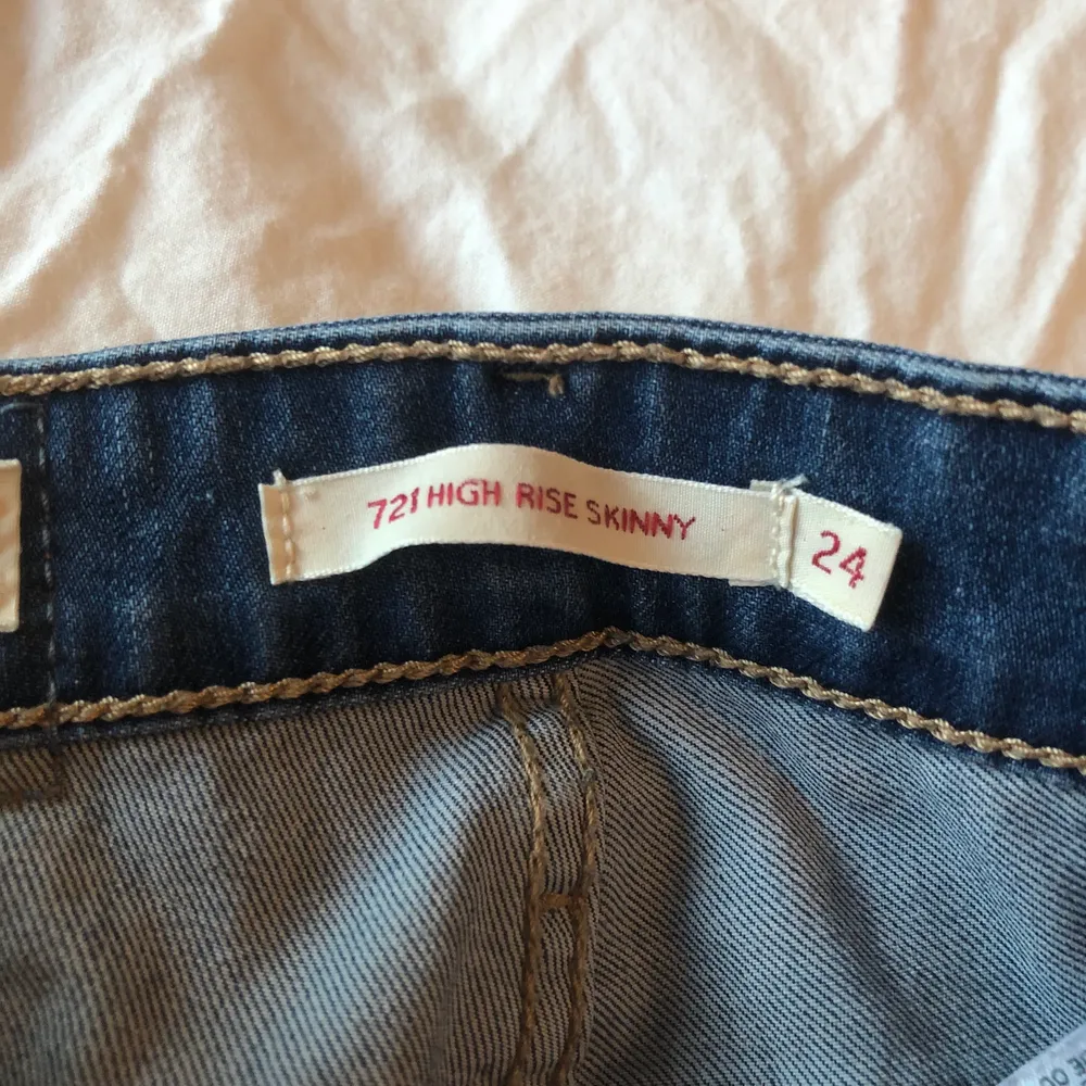Levis skinny jeans, säljs pågrund av att de ej används längre. Jeans & Byxor.