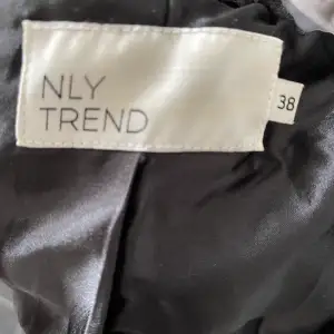 Nelly trend kappa sorlek 38 sparsamt använt, som ny! Finns i Örebro 350kr