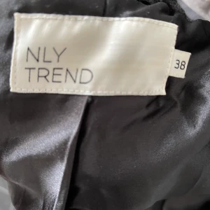 Teddy Kappa nelly trend storlek38 - Nelly trend kappa sorlek 38 sparsamt använt, som ny! Finns i Örebro 350kr