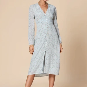 Adoore Paris Dress  - Säljer min Paris klänning från Adoore i storlek 34. Använd en gång 