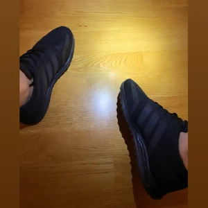 Adidas orginal los angeles  - Svarta jätte fina adidas los angeles i storlek 36.2/3 knappt använda!🖤