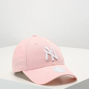 New York Yankees keps - En ljusrosa yankees keps med anpassningsbar resår bakom. Använd endast ett fåtal gånger. Köparen står för frakt💖