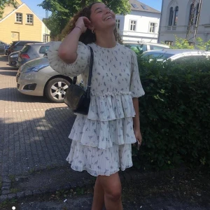 Ganni Kjole - Fineste Ganni kjole der kun er blevet brugt 3 gange💞