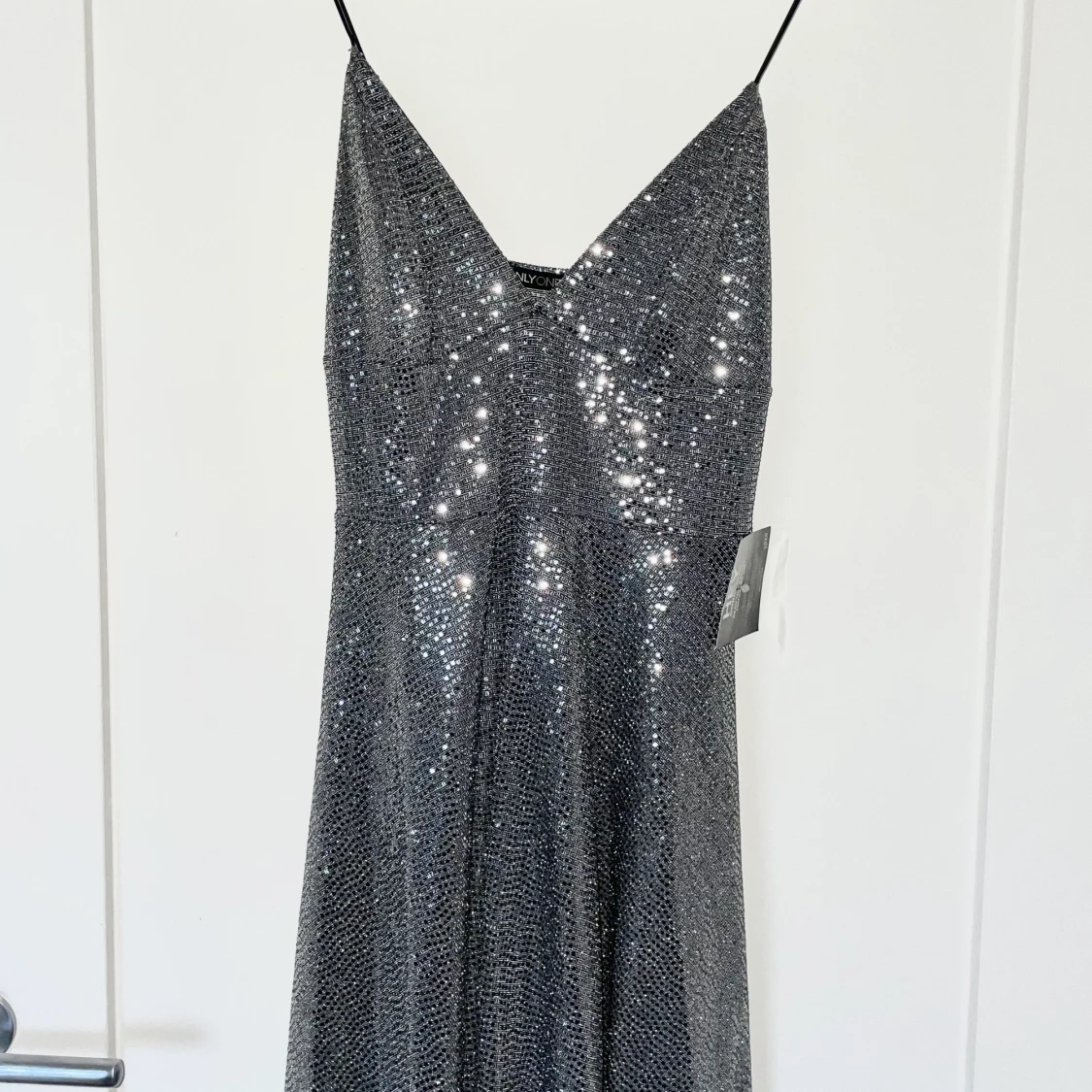 Glittrig Klänning  - 90