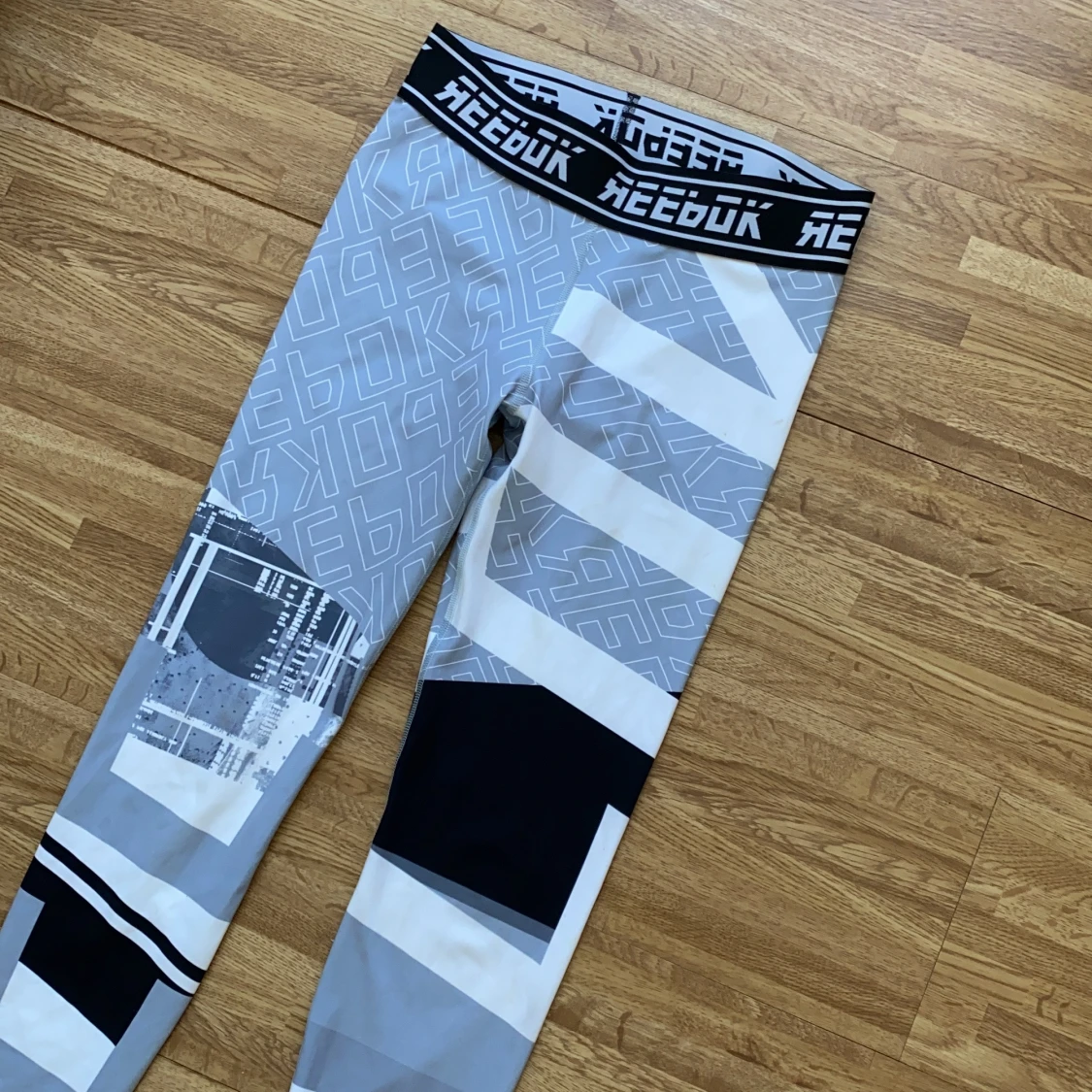 En par träningsbyxor och ett träninglinne - 90