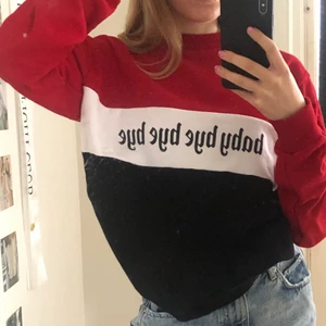 Sweatshirt - Ascool sweatshirt, trrrrror den är från na-kd men jag har tydligen klippt bort lappen 🙄 så är lite osäker. Sitter lite oversized på mig som normalt är en xs!💜