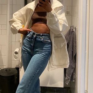 Bianca X Nelly Jacka - Tänkte kolla om det finns något intresse för denna Bianca X Nelly jacka. Använt ca 3 gånger, super snygg och oversize. Storlek 34. Jag står inte för frakt. Ordinare pris ca 800