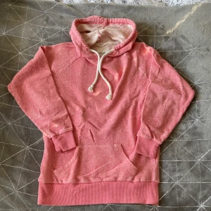 Hoodie  - Skön lite tunnare hoodie. 