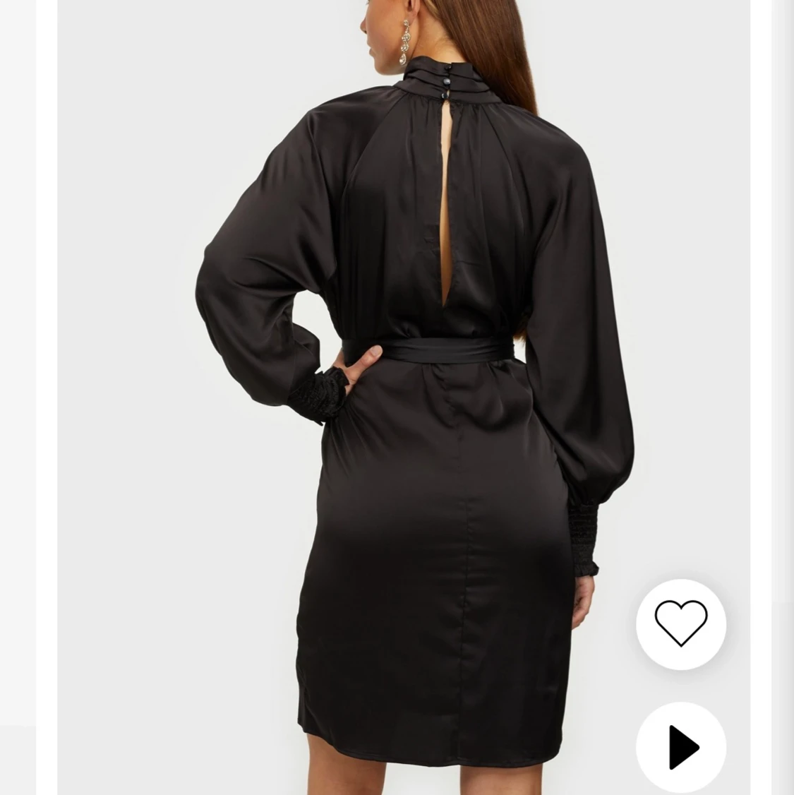 svart festklänning i satin - 90