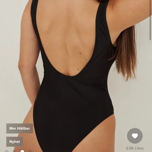 Baddräkt från Wyte - Baddräkt med öppen rygg från wyte. Bilden är tagen från NA-KD. Skriv för privata bilder! 