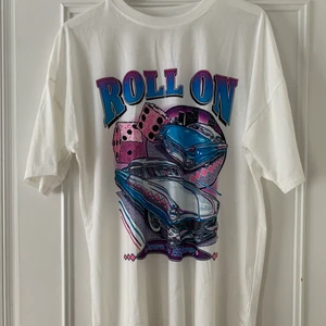 T-shirt strl M - Säljer pga att jag aldrig använder den. Nypris 119kr