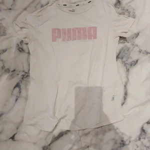 T-shirt puma - Fin t-shirt från puma, storlek xs. 20 kr + frakt. Skriv för fler bilder
