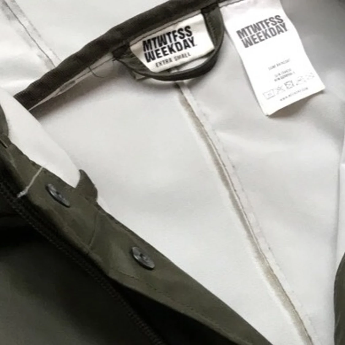 Regnjacka storlek XS från Weekday  - 91