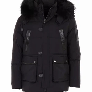 cedrico gilbert - använd några gånger säljes pga för liten, storlek m kostar 9000 i affär