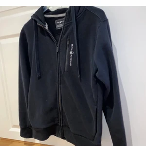 Sail racing tröja  - Säljer denna tröja storlek L! Dm för fler bilder eller frågor! 