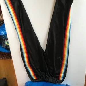 Byxor regnbåge - 6 plagg för 100kr