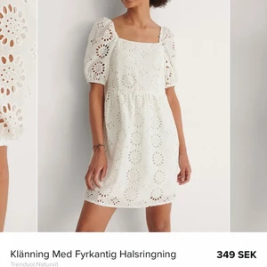 Studentklänning - Superfin vit klänning som tyvärr är för liten för mig. Är en 36 men passar mer en 34, då den är ganska smal över midja och bröst.💛