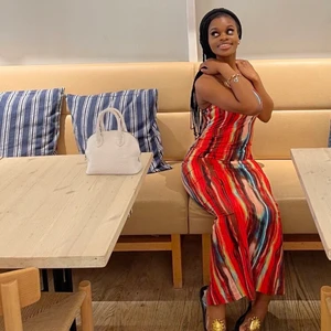 Klänning  - Säljer den här klänningen eftersom den var för stor för mig. 🧸