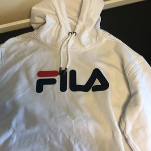 Vit Fila hoodie, M - Vit Fila Hoodie i storlek M, nästan aldrig använd