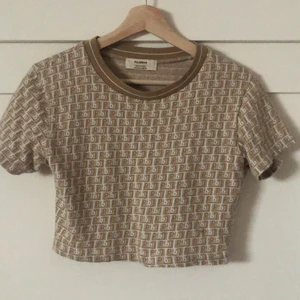 Magtröja  - Intressekoll på denna superfina magtröja från pull and bear. 