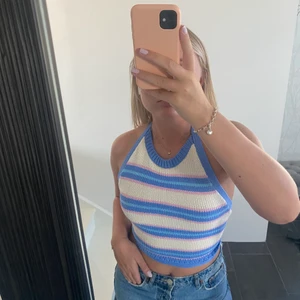 Linne - Linne med öppen rygg ifrån zara, använd en gång. Passar en S-L då man knyter den själv. 