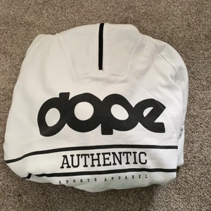 Oversized hoodie från dope  - Vit oversized hoodie av märket dope i fint skick :)
